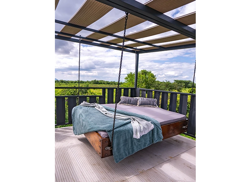 deluxe-double-room-hanging-bed-on-rooftop