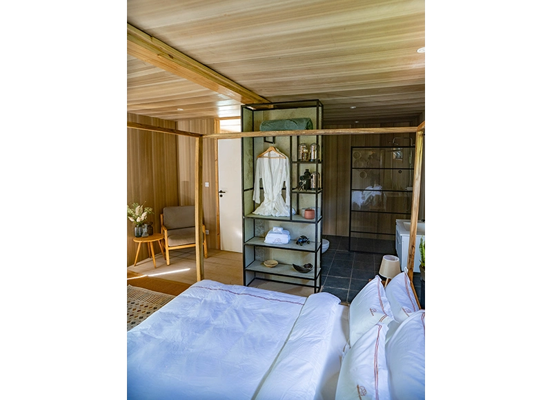 two-bedroom-deluxe-inside-view-14